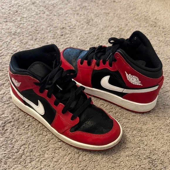 Nike Kids Air Jordan 1 - Picture 1 of 9